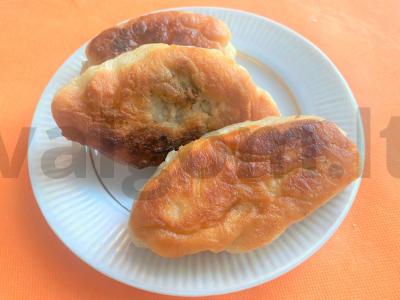 Namų pyragėliai su svogūnais ir kiaušiniais Žingsnis 3