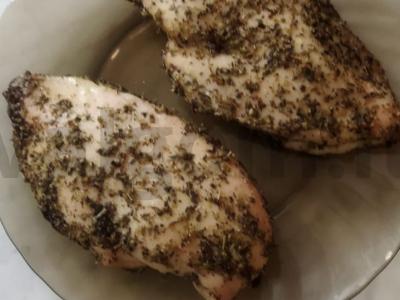 Vištienos filė, kepta su žolelėmis pagrindine nuotrauka