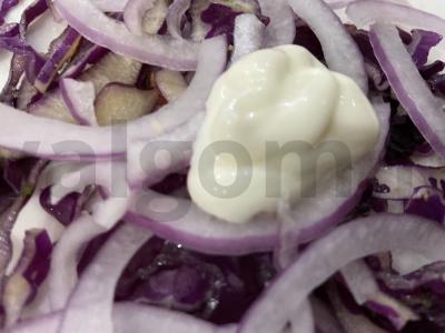 „Violetinis“ kopūstų salotas su alyvuogėmis Žingsnis 3