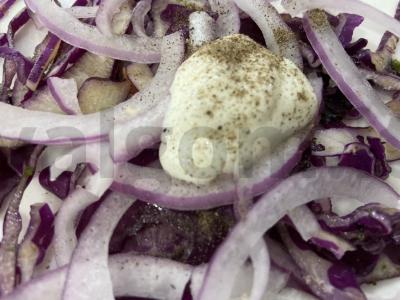 „Violetinis“ kopūstų salotas su alyvuogėmis Žingsnis 4