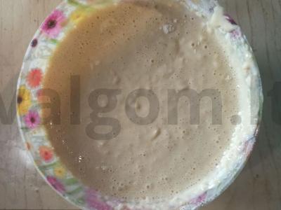 Blynai su raugintu pienu ir varške Žingsnis 1