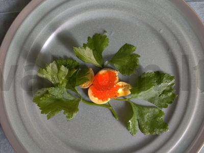 Kiaušinis atvirkščiai su salierais pagrindine nuotrauka