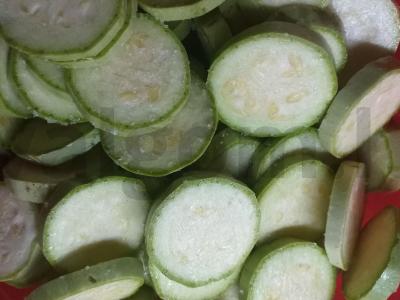 Kepti cukinijos su česnako padažu Žingsnis 1