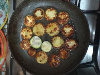 Kepti cukinijos su česnako padažu Žingsnis 3