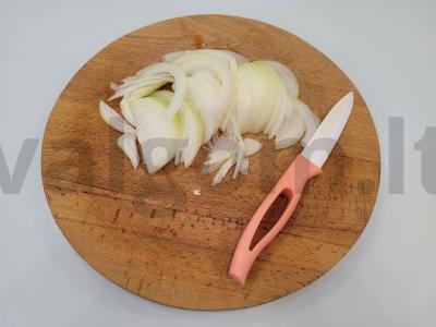 Silkės užkandis su marinuotais svogūnais ir grūdėta garstyčia Žingsnis 1