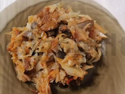 Kopūstai troškinti su miško grybais pagrindine nuotrauka