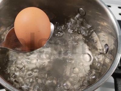 Minkštai virti kiaušiniai su marinuotais imbierais Žingsnis 2