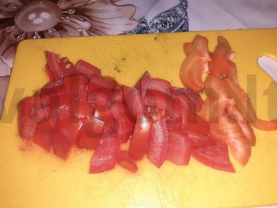 Daržovių salotas su baziliku, rukola ir marinuotais pievagrybiais Žingsnis 1