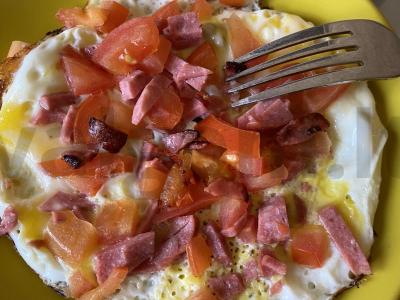 Kiaušinienė su dešra rapsų aliejuje pagrindine nuotrauka