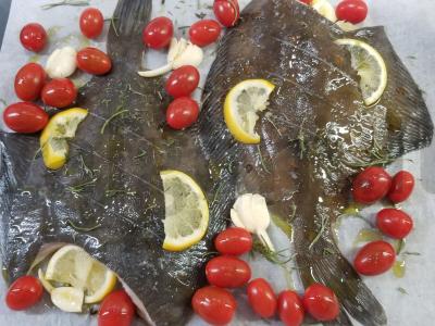 Sultinga kampinė, kepta su laimu ir vyšniniais pomidorais Žingsnis 1