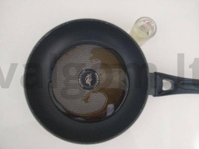 Keptos krevetės kokosiniuose džiūvėsėliuose su japonišku padažu Žingsnis 1