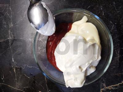 Troškinta kiauliena su grybais majonezo ir kečupo padaže Žingsnis 4