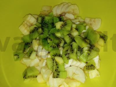 Salotas „Vaisių malonumas“ su jogurtu Žingsnis 3