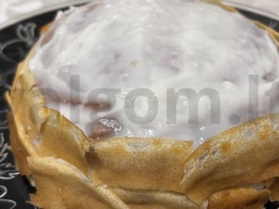 Blynų tortas su avietėmis pagrindine nuotrauka