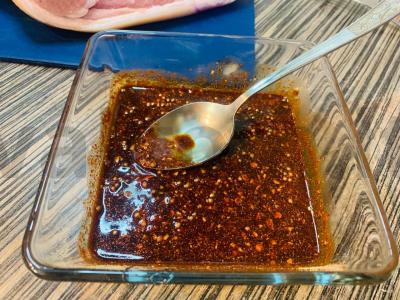 Aštrus kiaulienos kulnas su garstyčiomis Žingsnis 2