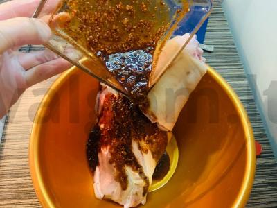 Aštrus kiaulienos kulnas su garstyčiomis Žingsnis 3