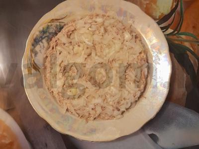 Sluoksniuotas salotas su mėsa ir sūriu Žingsnis 5