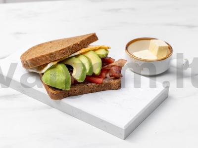 Rytinis sumuštinis su avokadu, bekonu ir pomidorais „Pink Paradise“ Žingsnis 2