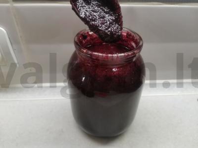 Juodųjų serbentų uogienė su cukrumi pagrindine nuotrauka