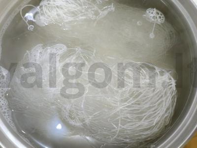 Funchosa su vištienos krūtinėle Žingsnis 1