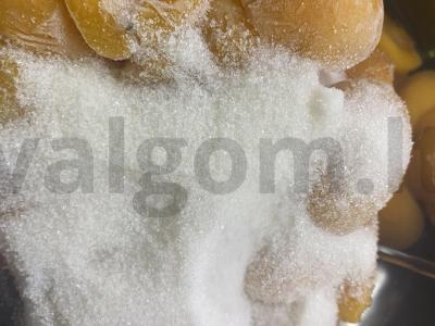 Skanus abrikosų sultys Žingsnis 2