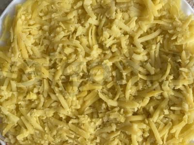 Salotos su menkės kepenimis, bulvėmis ir sūriu Žingsnis 1