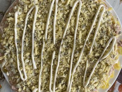 Salotos su menkės kepenimis, bulvėmis ir sūriu Žingsnis 4