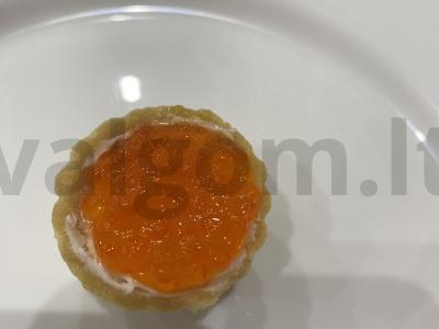 Krekeriai su ikrais ir sūriu Žingsnis 3