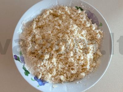 Varškės ir aviečių pyragas ant trapios tešlos Žingsnis 1