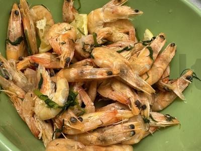 Krevetės su citrinos sultimis ir krapais pagrindine nuotrauka