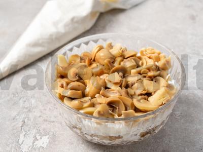 Saulėgrąžų salotos su traškučiais ir vištiena Žingsnis 3