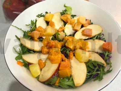 Šiltas traškus salotas su moliūgu ir obuoliais Žingsnis 8