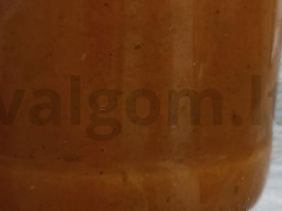 Sultinys stiklainyje žiemai pagrindine nuotrauka