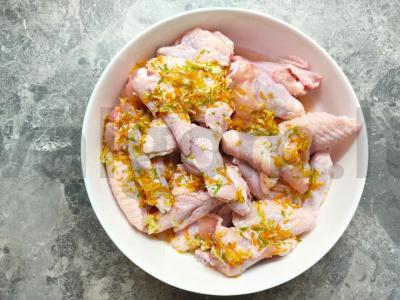 Skanūs vištienos sparneliai su citrusiniais vaisiais Žingsnis 2