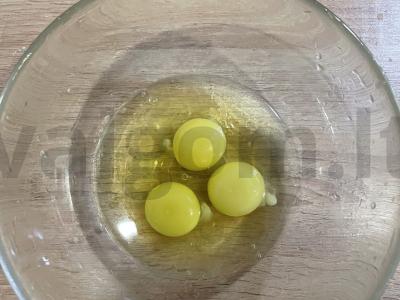 Šokoladiniai keksiukai su linų sėmenų aliejumi Žingsnis 1