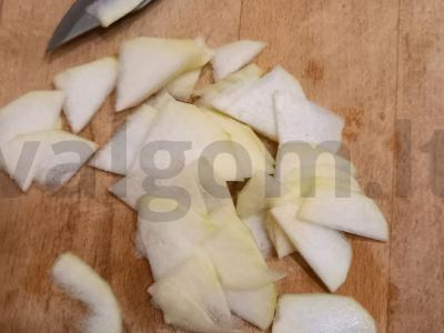 Rudens salotas su kriauše ir brie sūriu Žingsnis 1