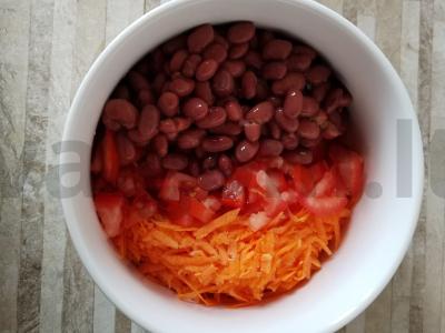 Salotas su pupelėmis, morkomis ir sausainiais Žingsnis 3