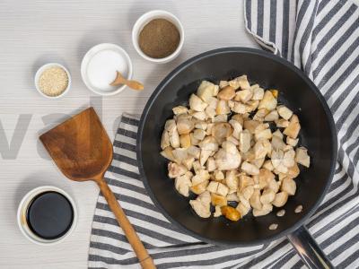 Kalakutienos filė su baltais šaldytais grybais Žingsnis 1