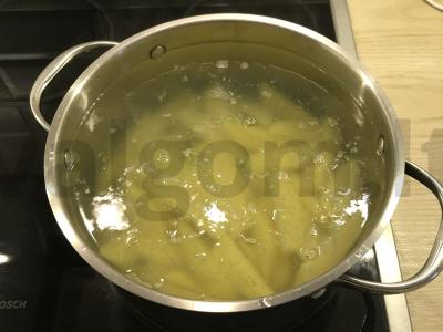 Kepti bulvių skiltelės Žingsnis 1