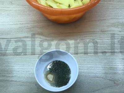 Kepti bulvių skiltelės Žingsnis 2