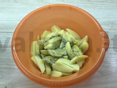 Kepti bulvių skiltelės Žingsnis 3