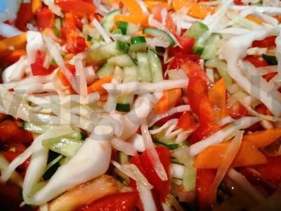 Daržovių salotas „Rudens“ stiklainiuose žiemai Žingsnis 5