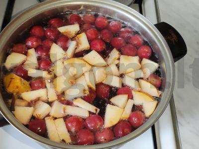 Vyšnių ir kriaušių kompotas Žingsnis 2