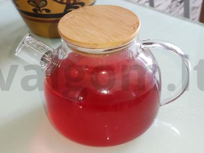 Vyšnių ir kriaušių kompotas pagrindine nuotrauka