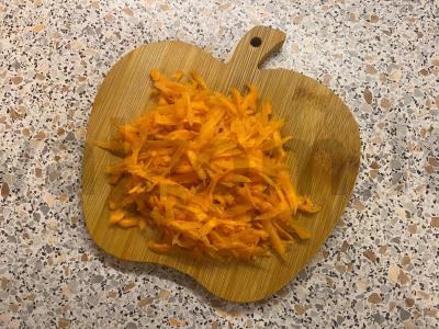 Spagečiai su medžioklinėmis dešrelėmis Žingsnis 2