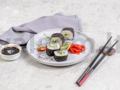 Rulonai su agurkais pagrindine nuotrauka