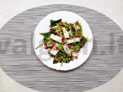 Aštrus salotas su rukola, granatais ir sūriu Žingsnis 2