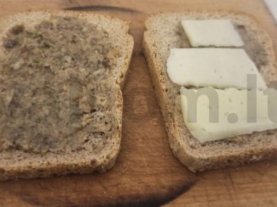 Sumuštinis su sūriu ir grybų paštetu Žingsnis 1