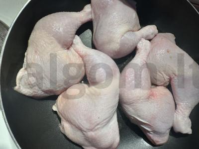 Vištienos šlaunelės su ryžiais ir petražolėmis Žingsnis 1