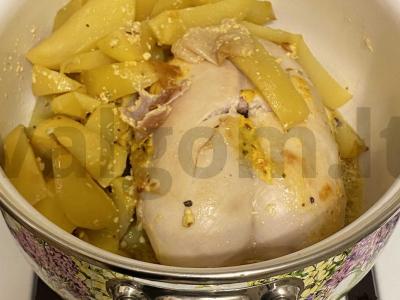 Bulvės su vištienos krūtinėle maiše pagrindine nuotrauka